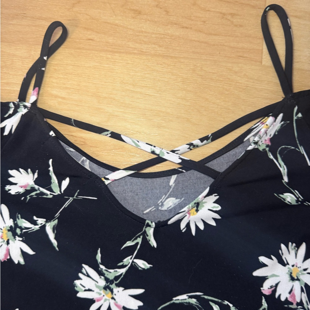 Strappy Cold Shoulder Black Floral Top Size Medium - Picture 5 of 6
